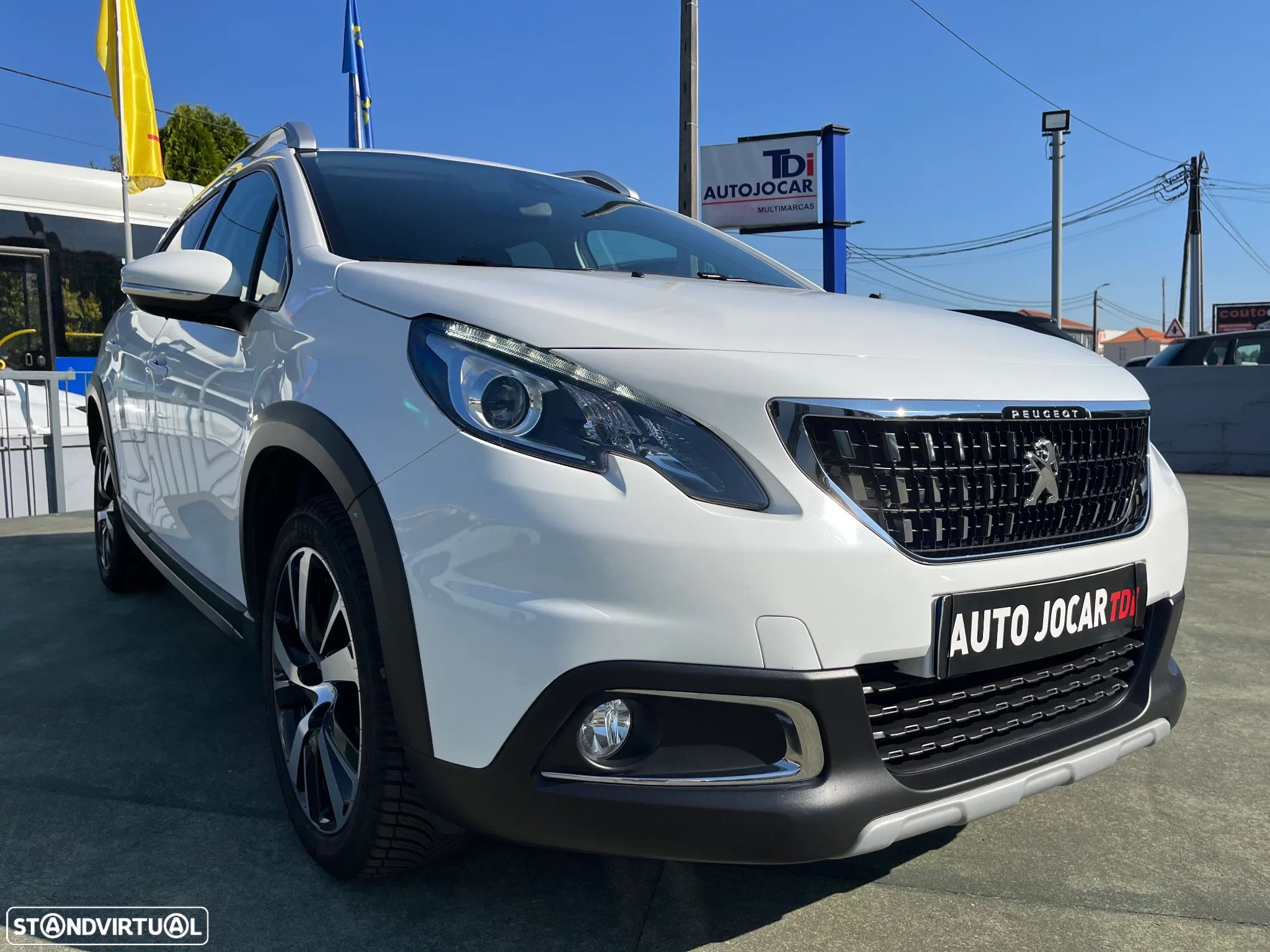Peugeot 2008 1.5 BlueHDi Allure EAT6 - 1