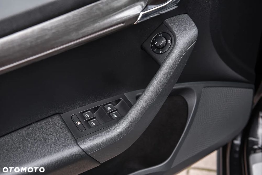 Skoda Octavia Scout 2.0 TDI 4x4 DSG - 21