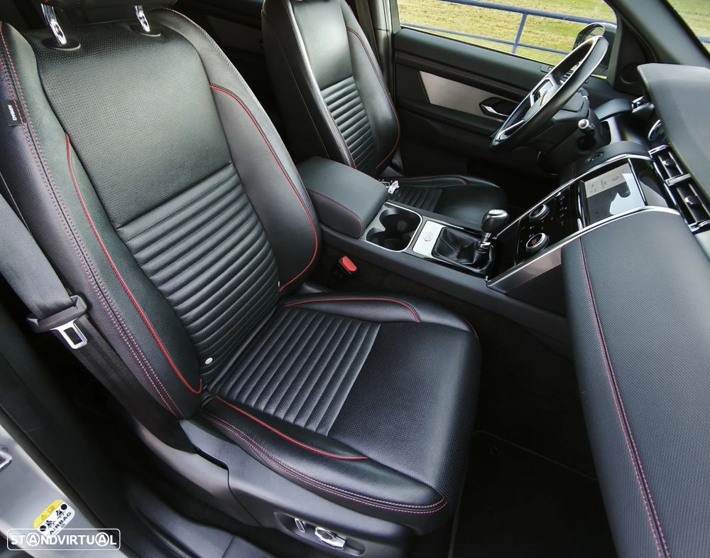 Land Rover Discovery Sport - 31