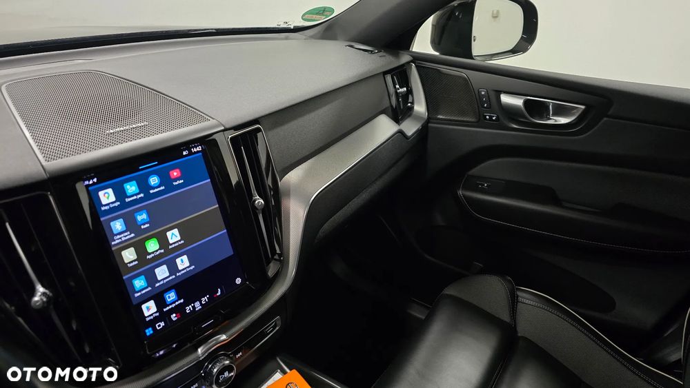 Volvo XC 60 B4 D Plus Dark - 23