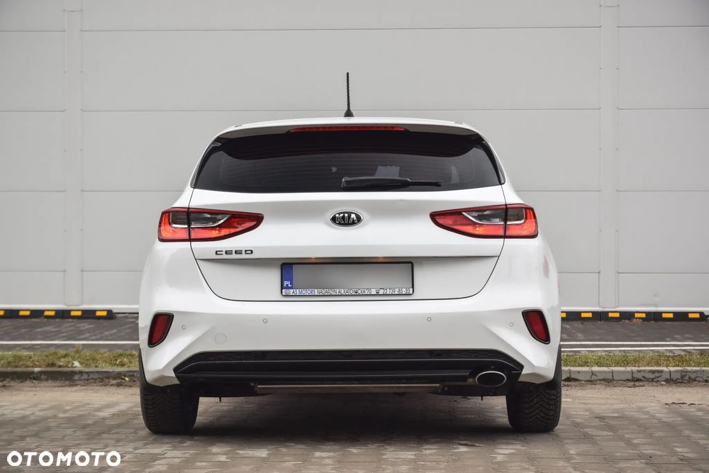 Kia Ceed 1.4 L - 14