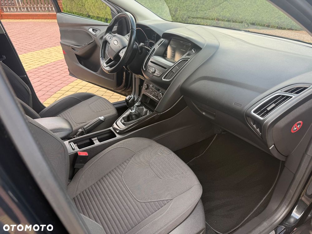 Ford Focus 1.0 EcoBoost Titanium - 23