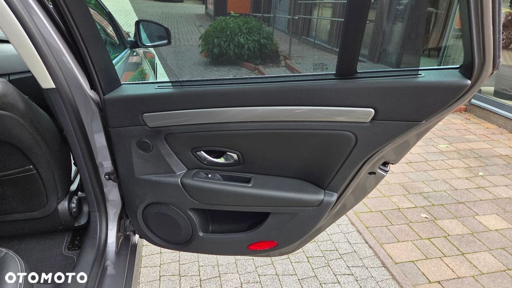 Renault Laguna dCi 150 FAP Start-Stop Paris - 35