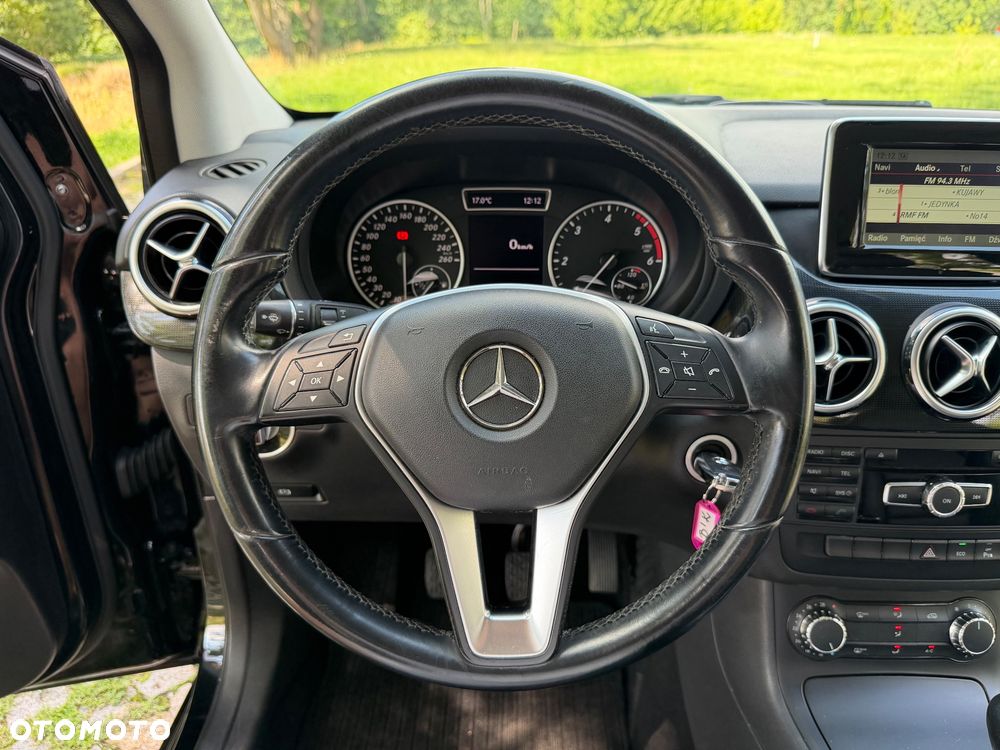 Mercedes-Benz Klasa B 180 d Peak Edition - 31