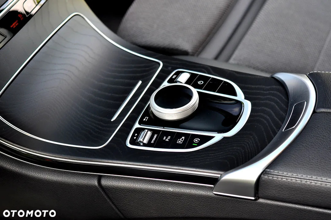 Mercedes-Benz Klasa C 220 d T 9G-TRONIC AMG Line - 30