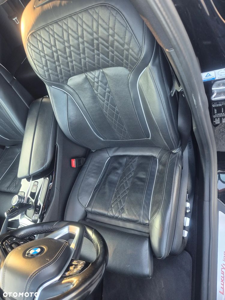 BMW Seria 5 525d Luxury Line - 12