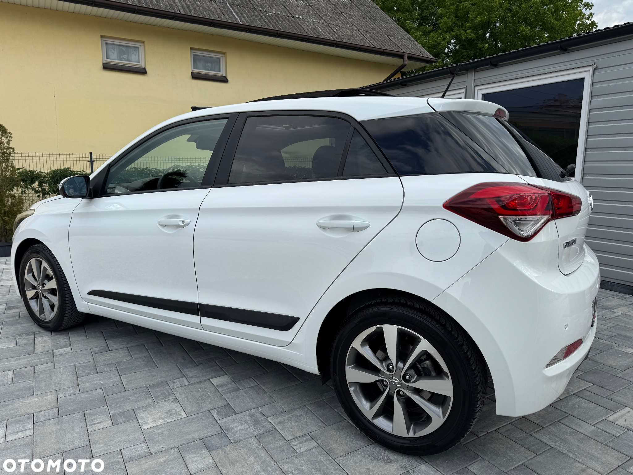 Hyundai i20 1.4 YES Gold - 12