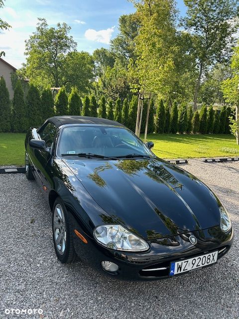 Jaguar XK8 Cabriolet - 9