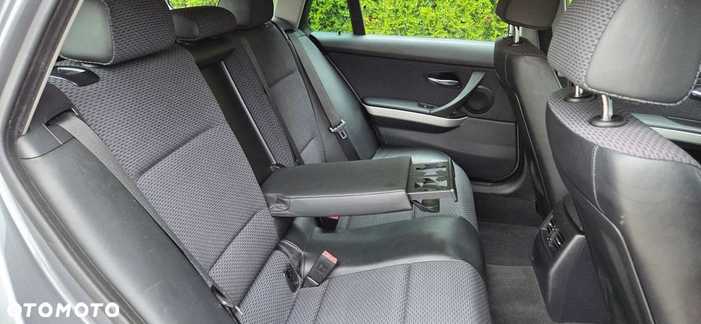BMW Seria 3 320d - 37
