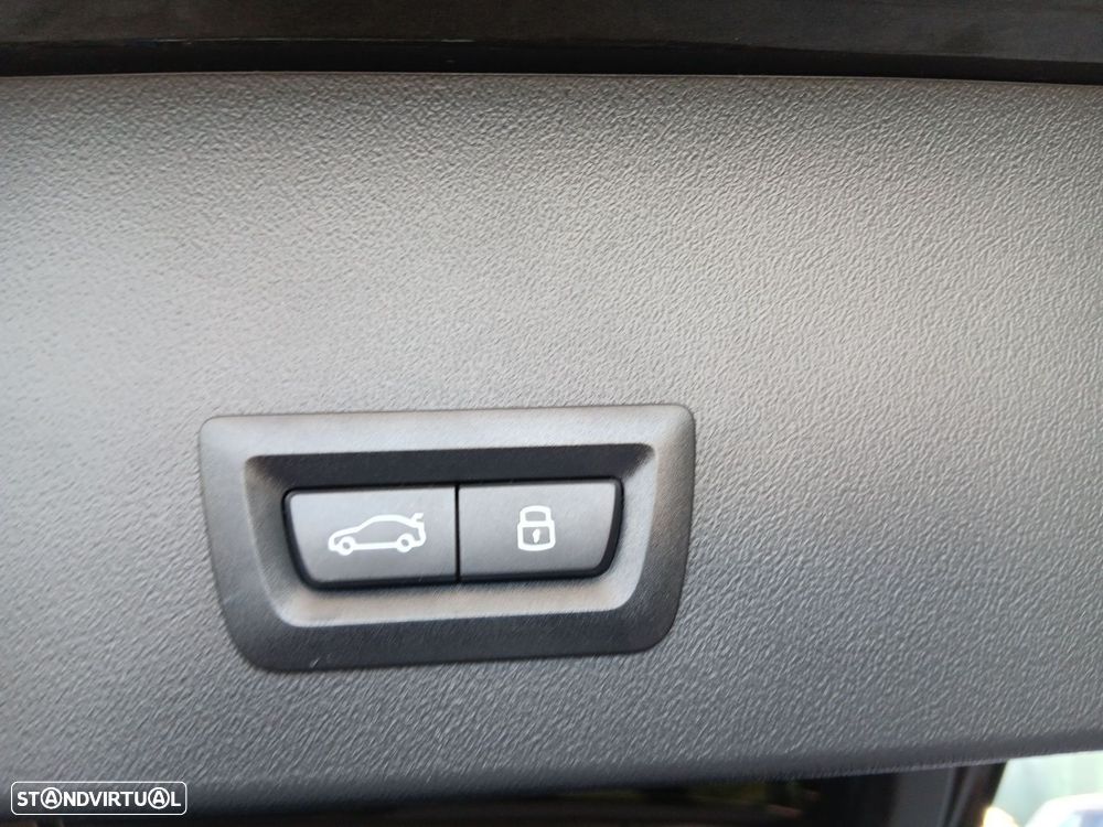 BMW X3 30 e xDrive Pack M Desportivo - 28