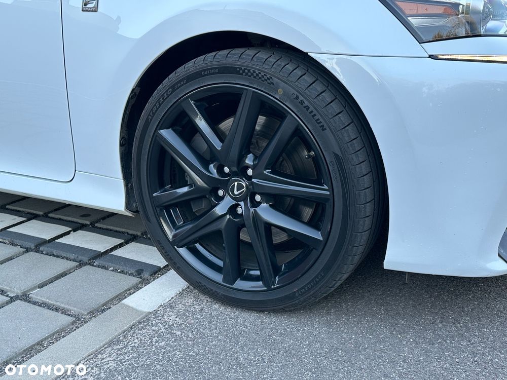 Lexus GS - 10