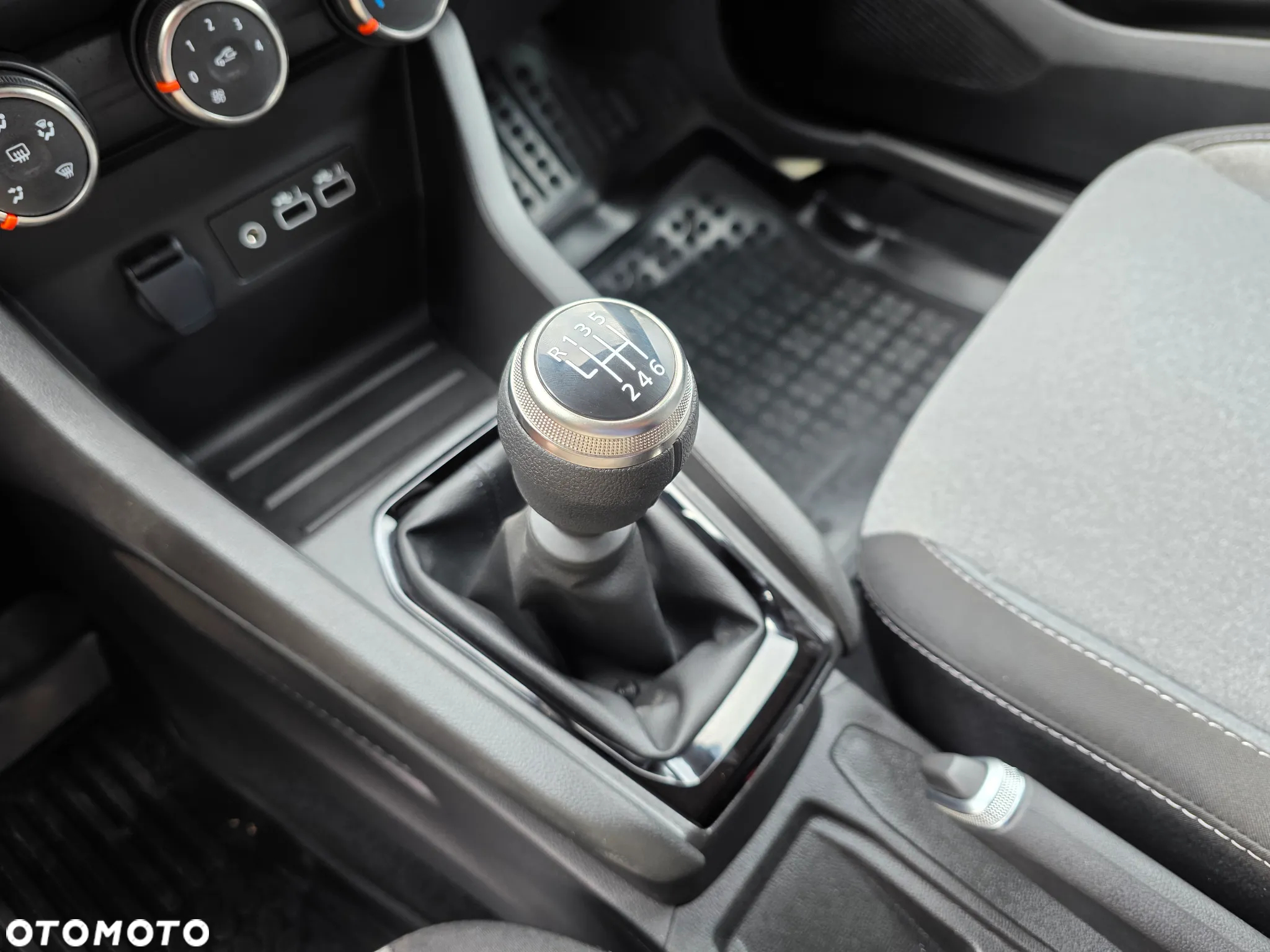 Renault Clio 1.0 TCe Evolution - 13