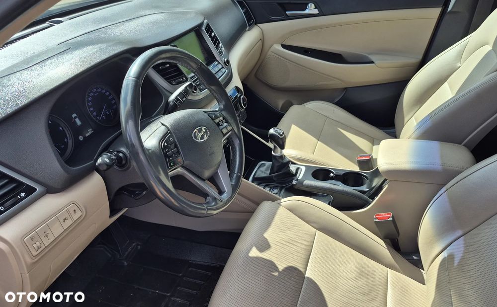 Hyundai Tucson 1.7 CRDI BlueDrive Comfort 2WD - 12
