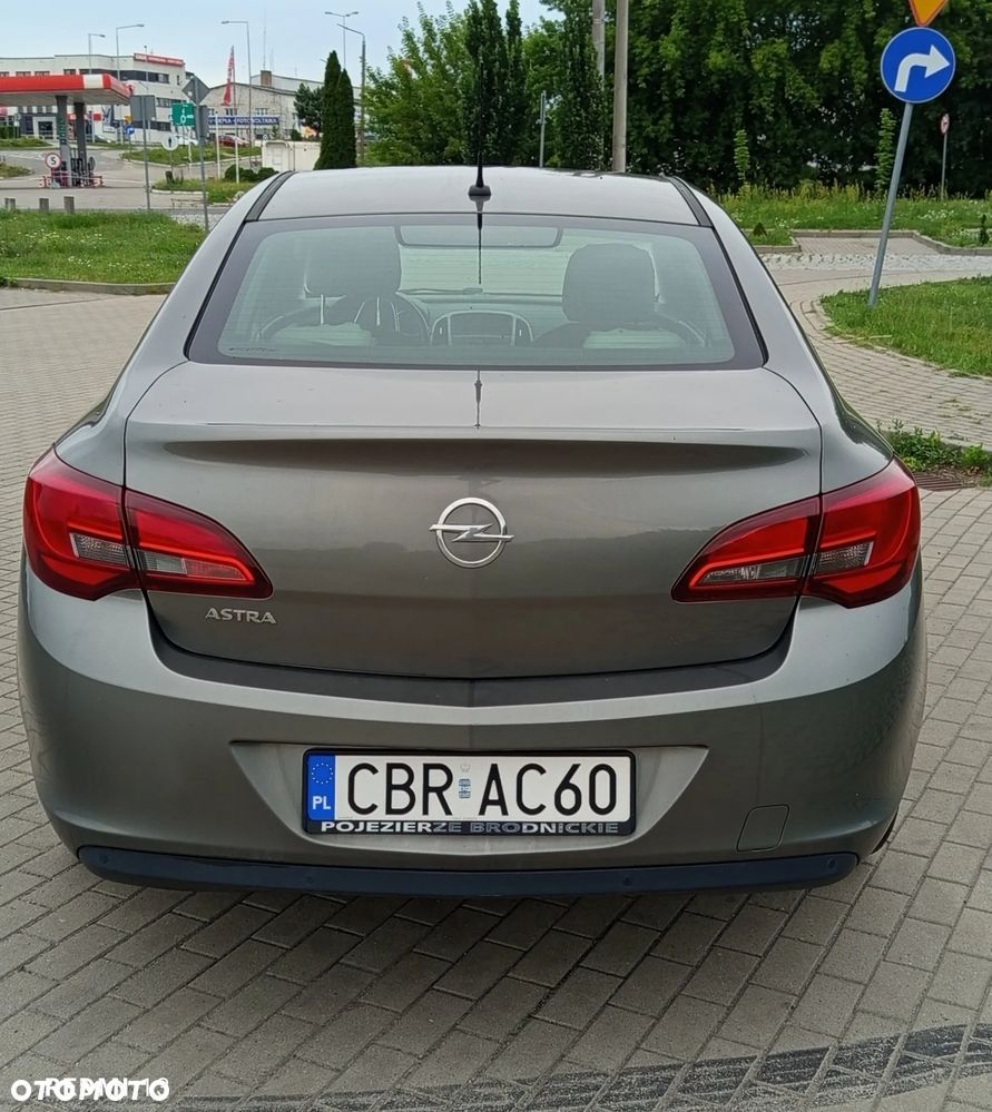 Opel Astra 1.6 EU6 - 4