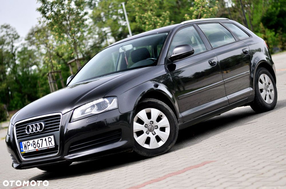 Audi A3 Sportback - 1
