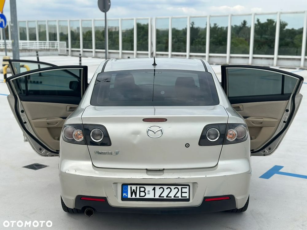 Mazda 3 2.0 Exclusive + - 10