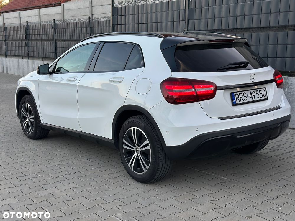 Mercedes-Benz GLA - 15