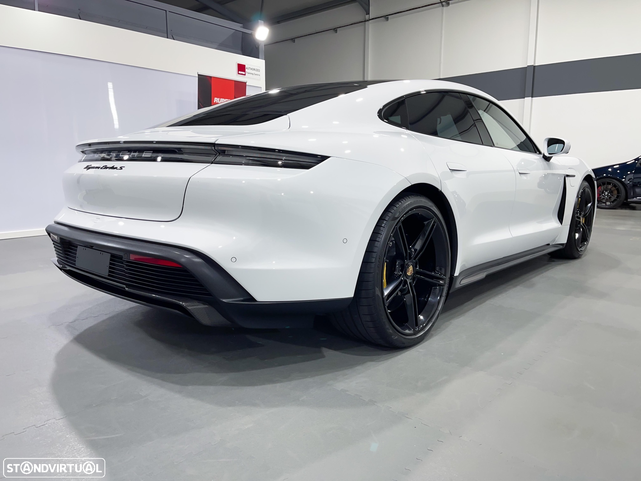 Porsche Taycan Turbo S - 4