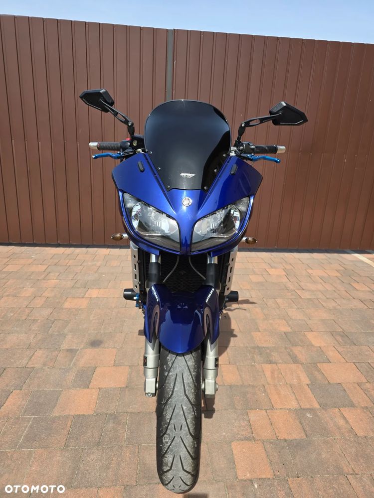 Yamaha FZS - 6