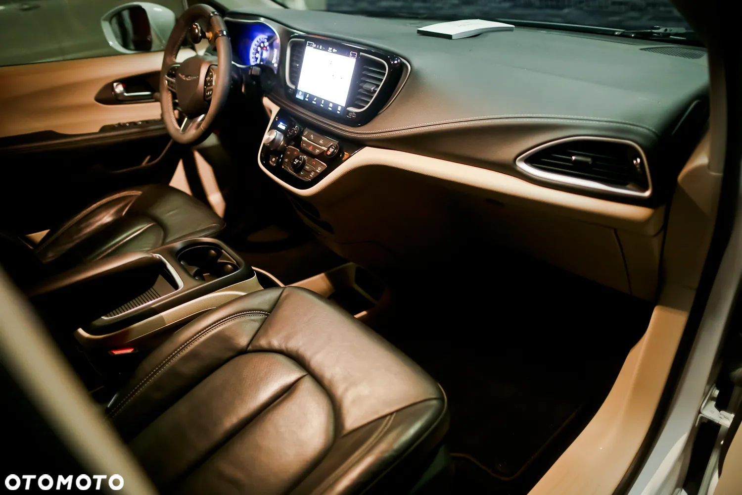 Chrysler Pacifica - 14