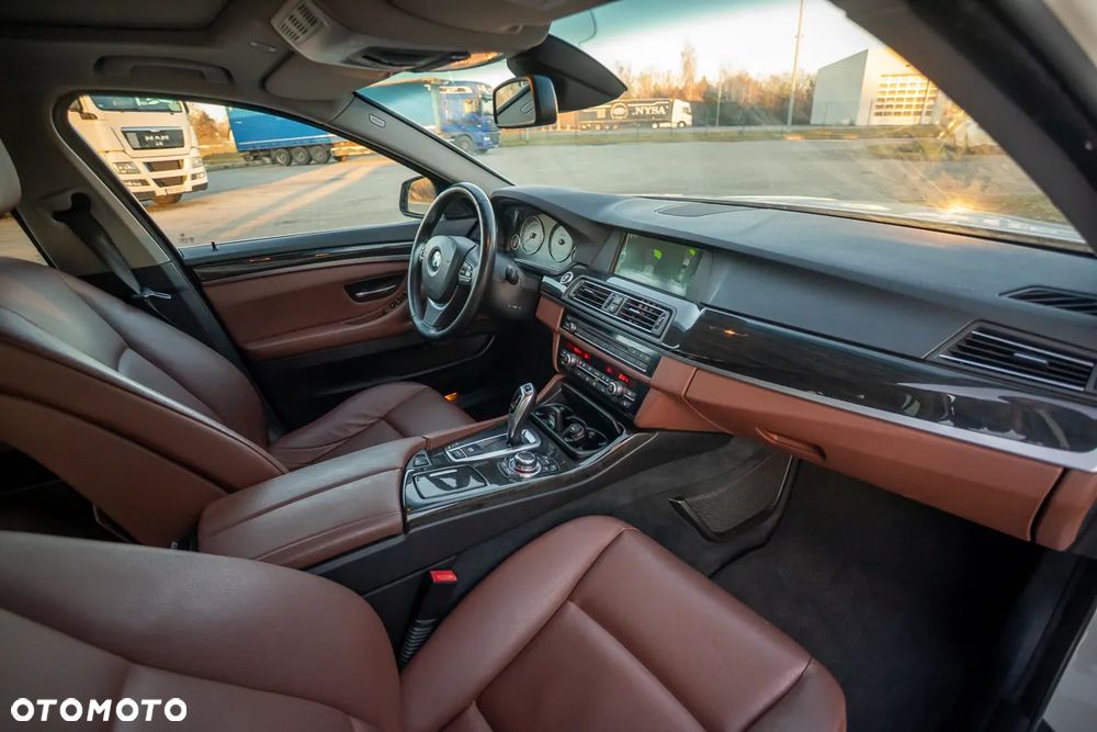 BMW Seria 5 520d Sport-Aut - 27