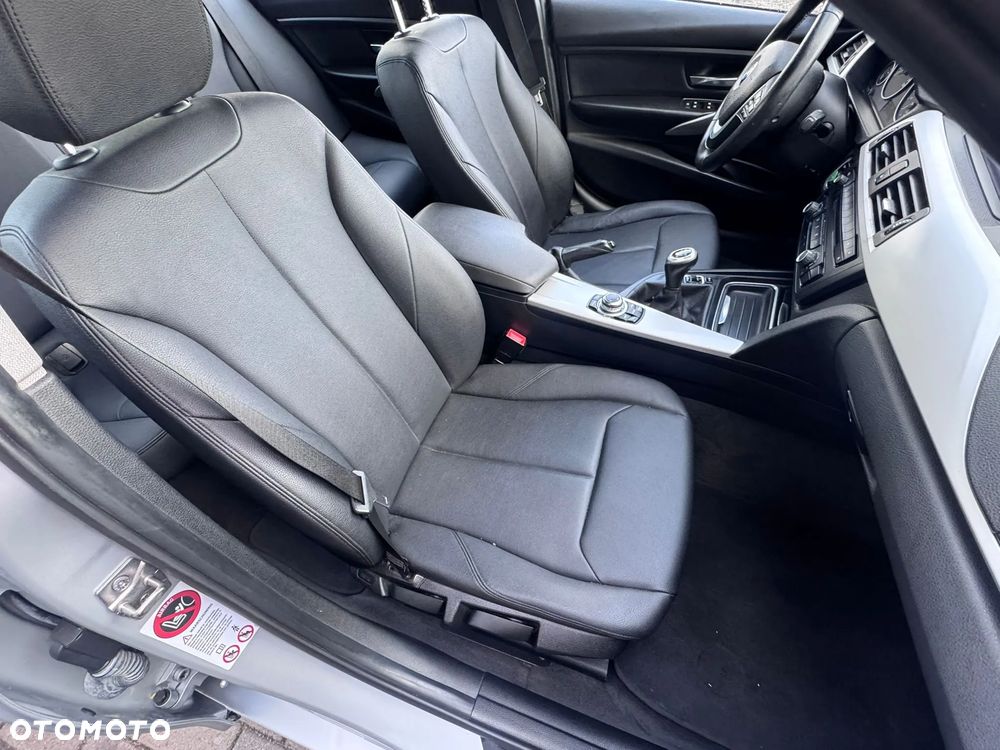 BMW Seria 3 316d Sport Line - 3