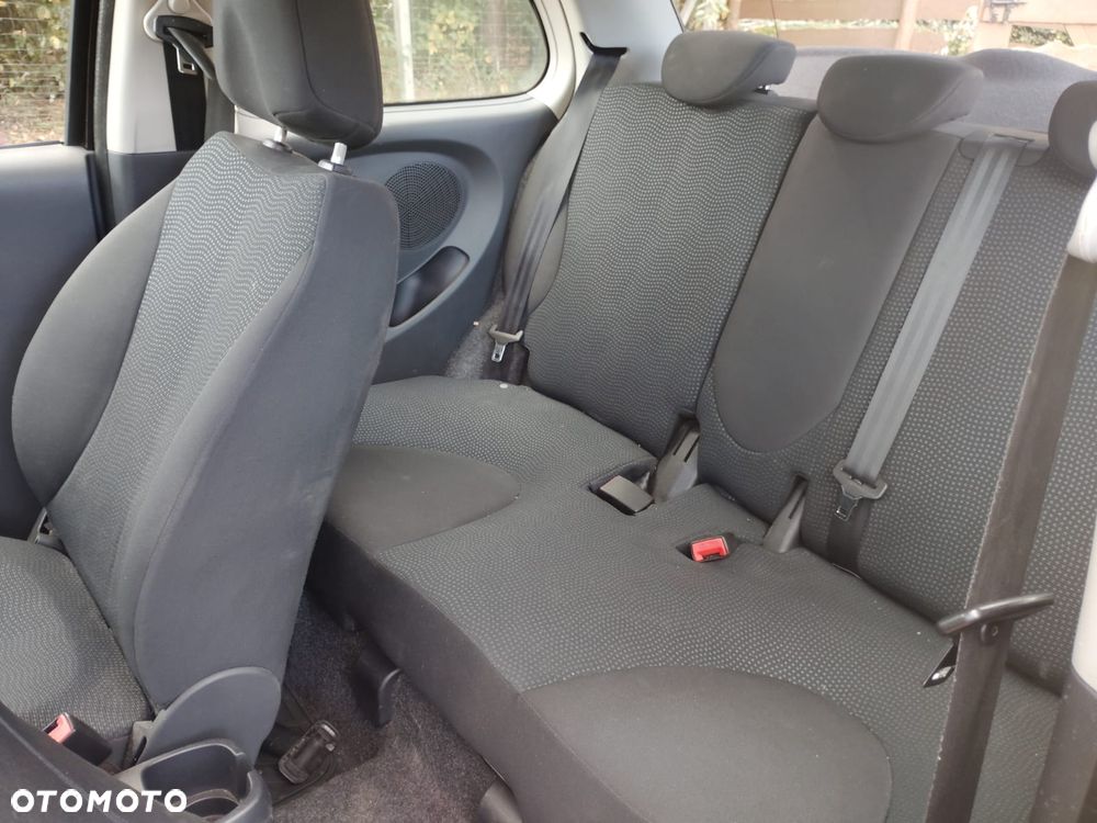 Nissan Micra - 13