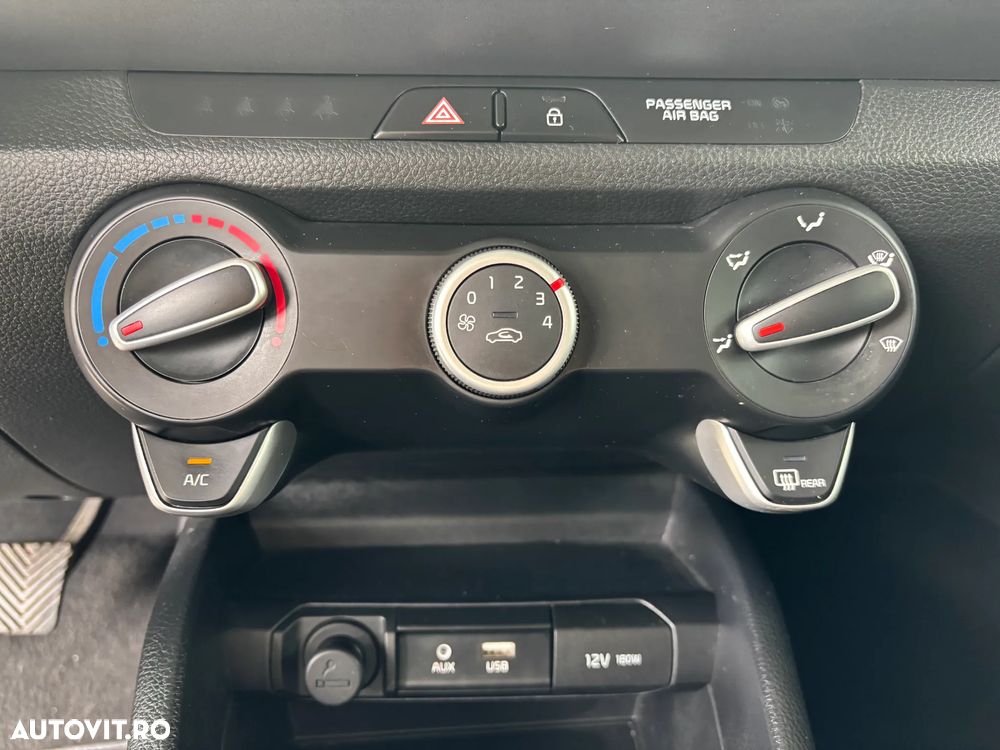 Kia Stonic 1.4 GSL Trend - 23