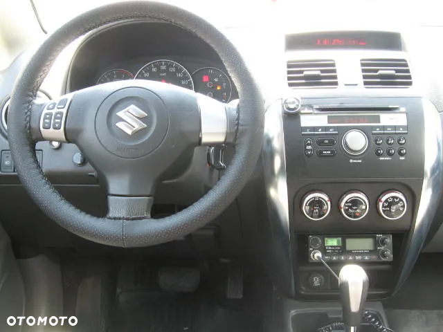 Suzuki SX4 1.6 GS / Premium - 8