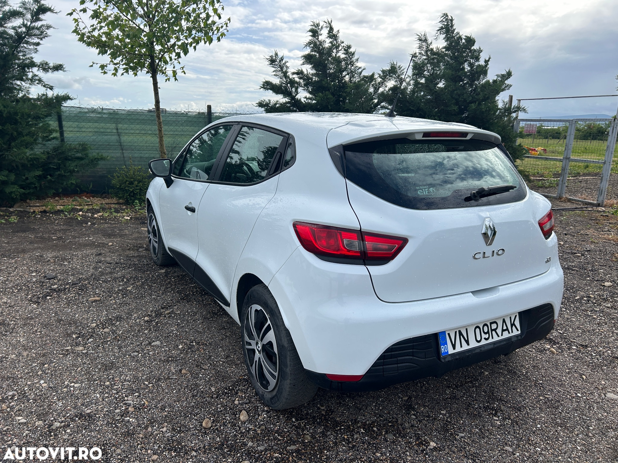 Renault Clio IV 1.5 dCi 90 Authentique - 3
