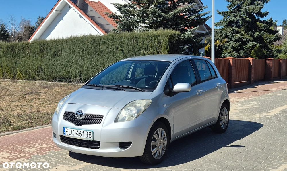 Toyota Yaris - 1