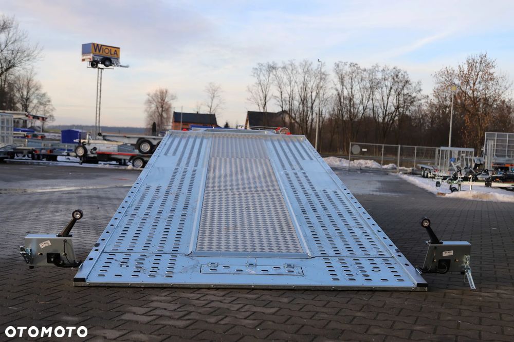 TEMARED /MARTZ CARKEEPER 5820/3 3,5T 580x207cm, Uchylna hydraulicznie , Wypełnienie sklejka+blachy alu, 3 osie, DMC 3500kg ,koła 10 - 19