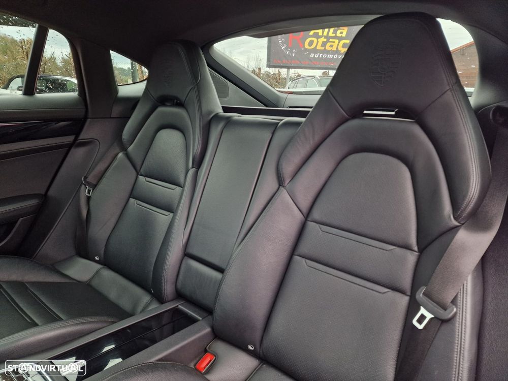 Porsche Panamera 4 E-Hybrid - 14