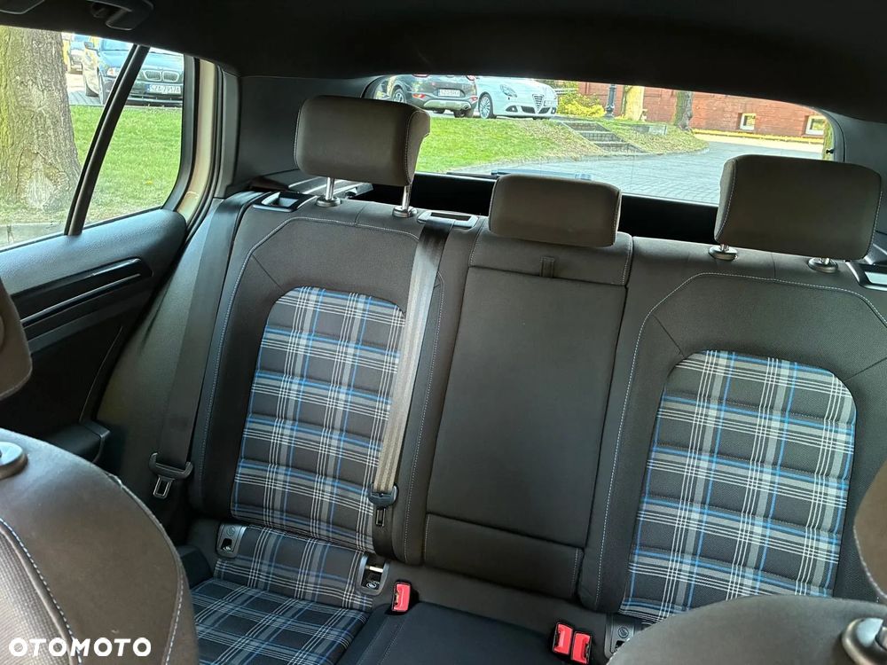 Volkswagen Golf 1.4 GTE Plug-In-Hybrid DSG - 21