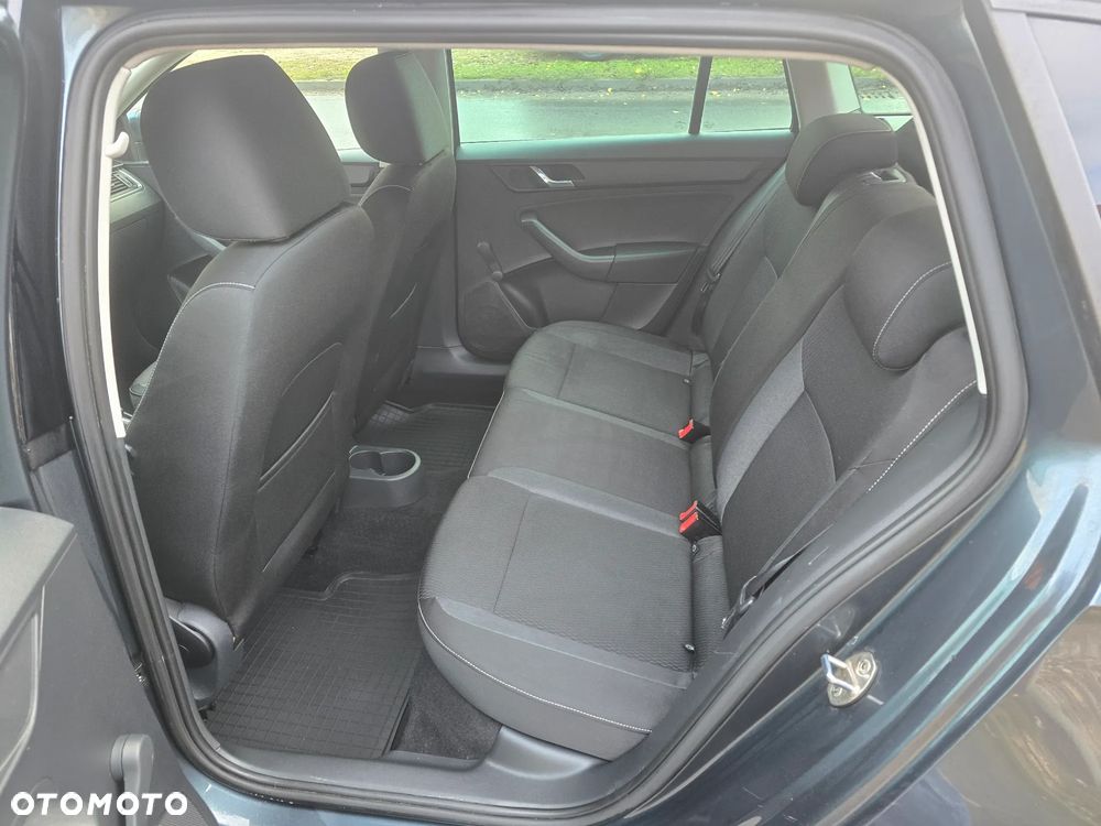 Skoda RAPID 1.2 TSI Ambition - 14