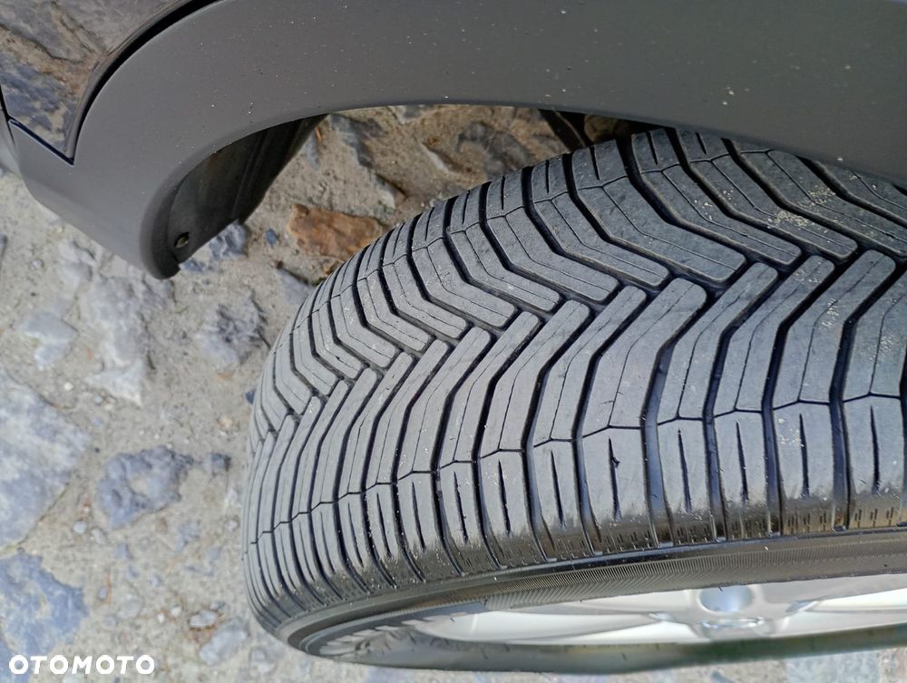 Nissan Qashqai 2.0 dCi 4 x 4 DPF tekna - 36