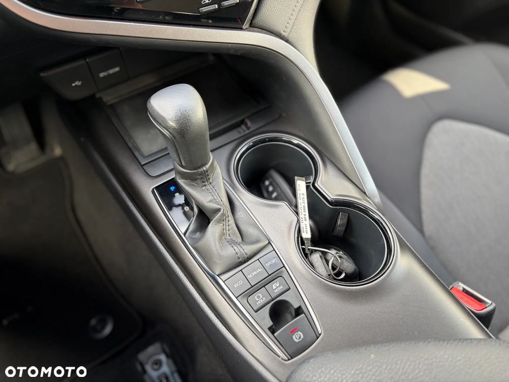 Toyota Camry 2.5 Hybrid Comfort CVT - 14