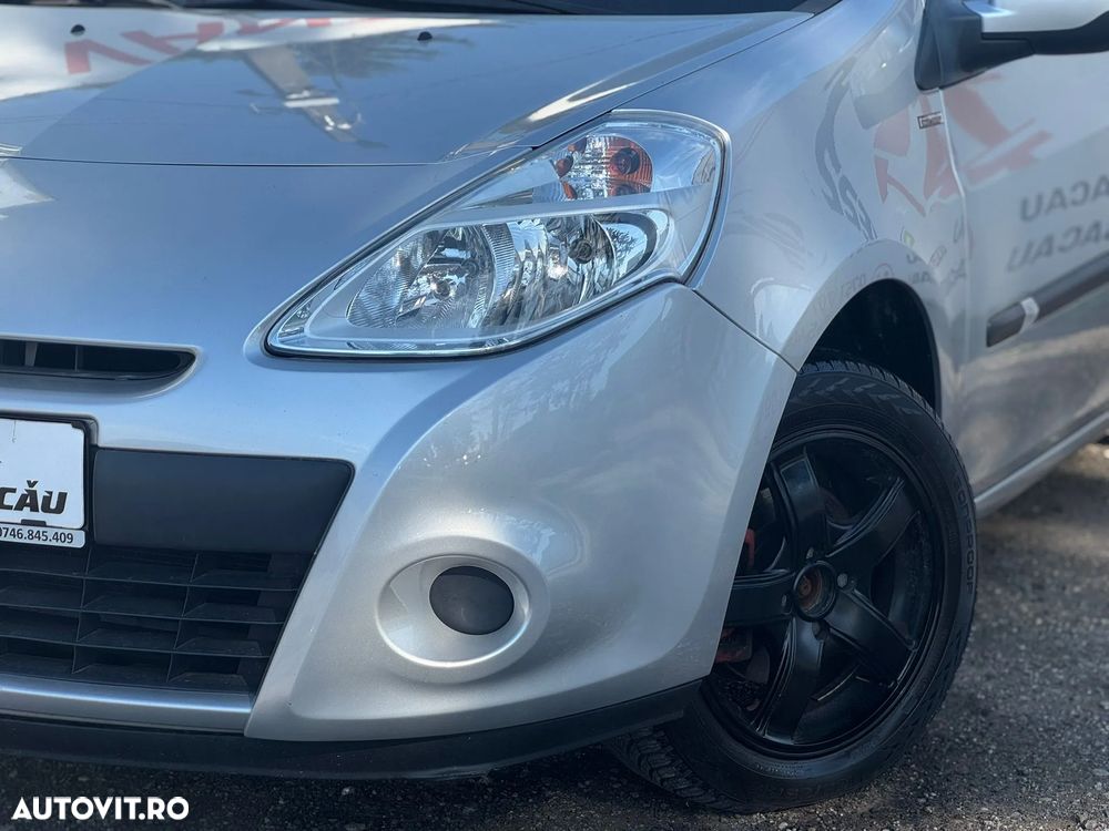 Renault Clio 1.2 16V 75 Collection - 12