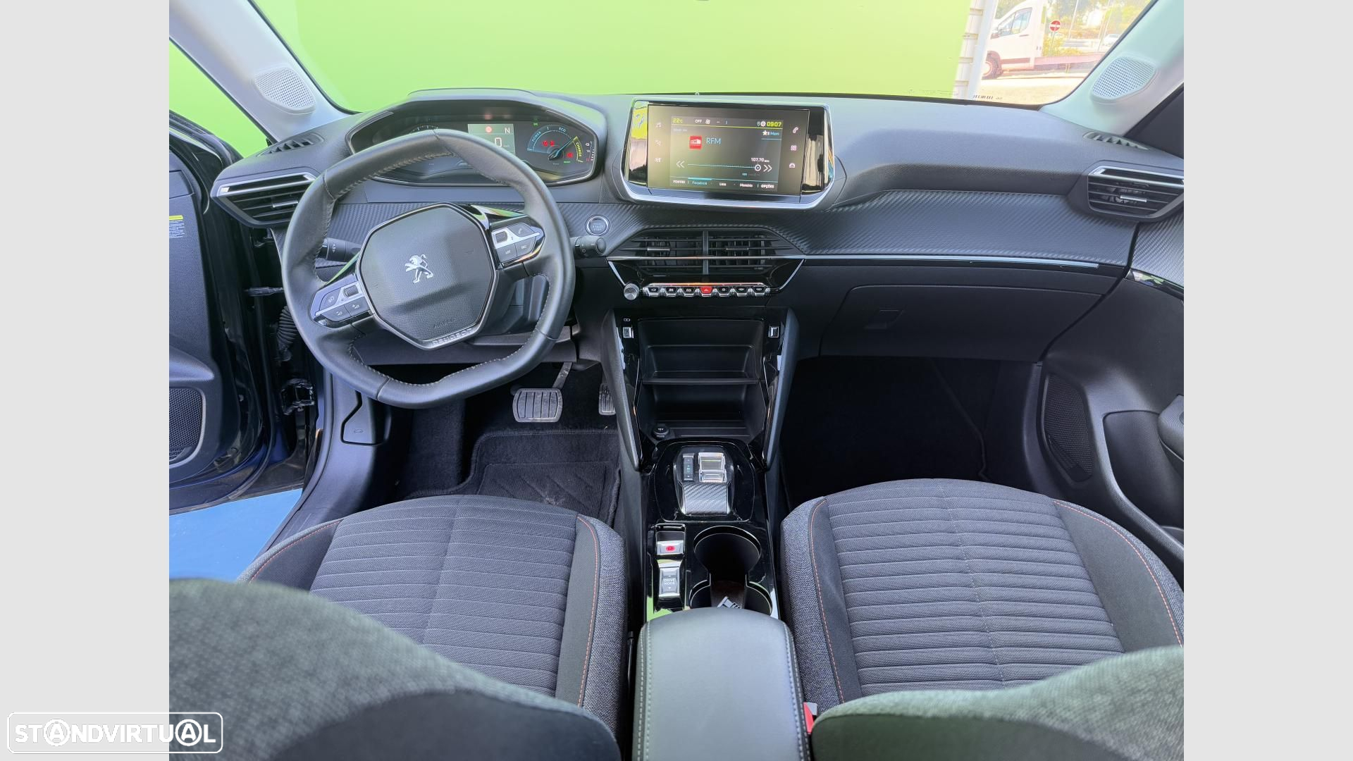 Peugeot e-208 - 12