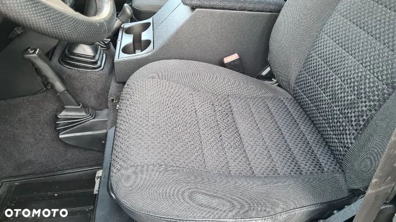 Land Rover Defender 110 2.4 TD4 E - 31