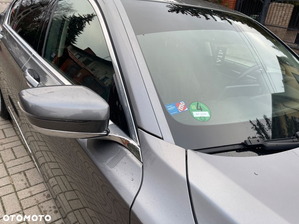 BMW Seria 7 750Li xDrive - 16