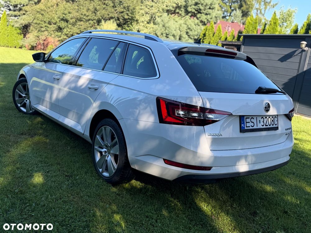 Skoda Superb 2.0 TDI 4x4 Premium Edition - 4