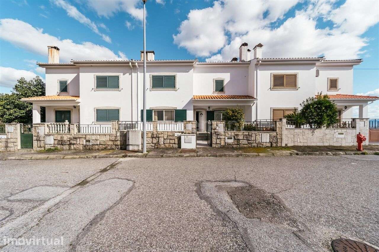 Moradia em Banda T4 / Covilhã, Tortosendo - Grande imagem: 2/19