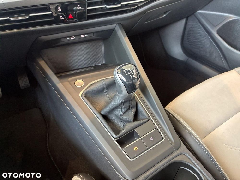 Volkswagen Golf Variant - 25