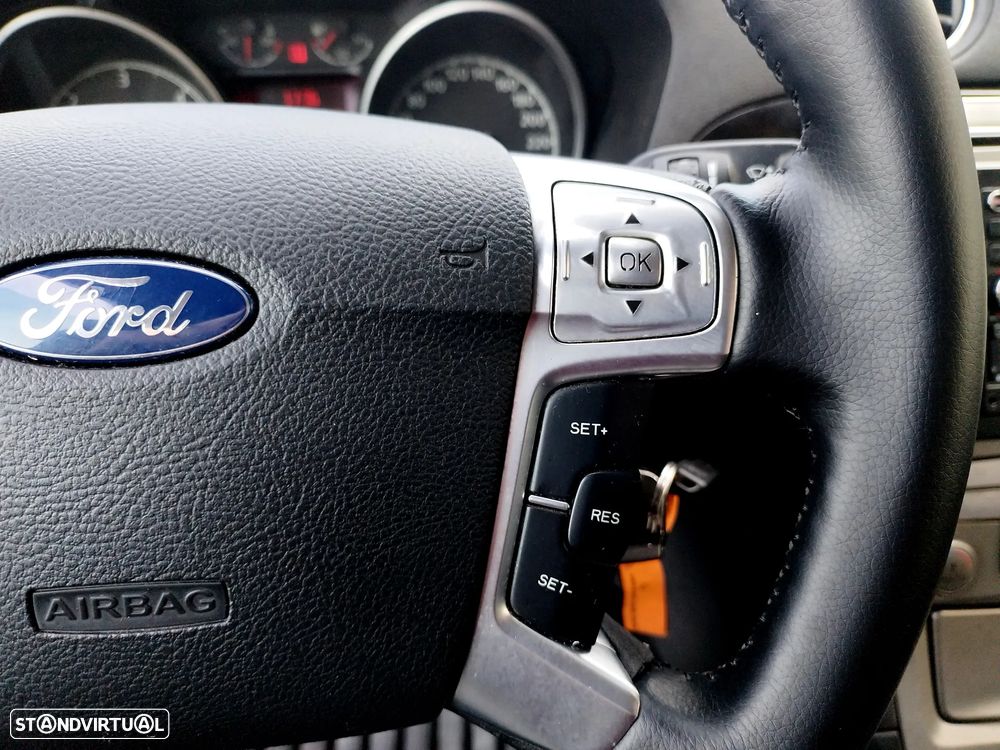 Ford Galaxy 2.0 TDCi Ghia - 34