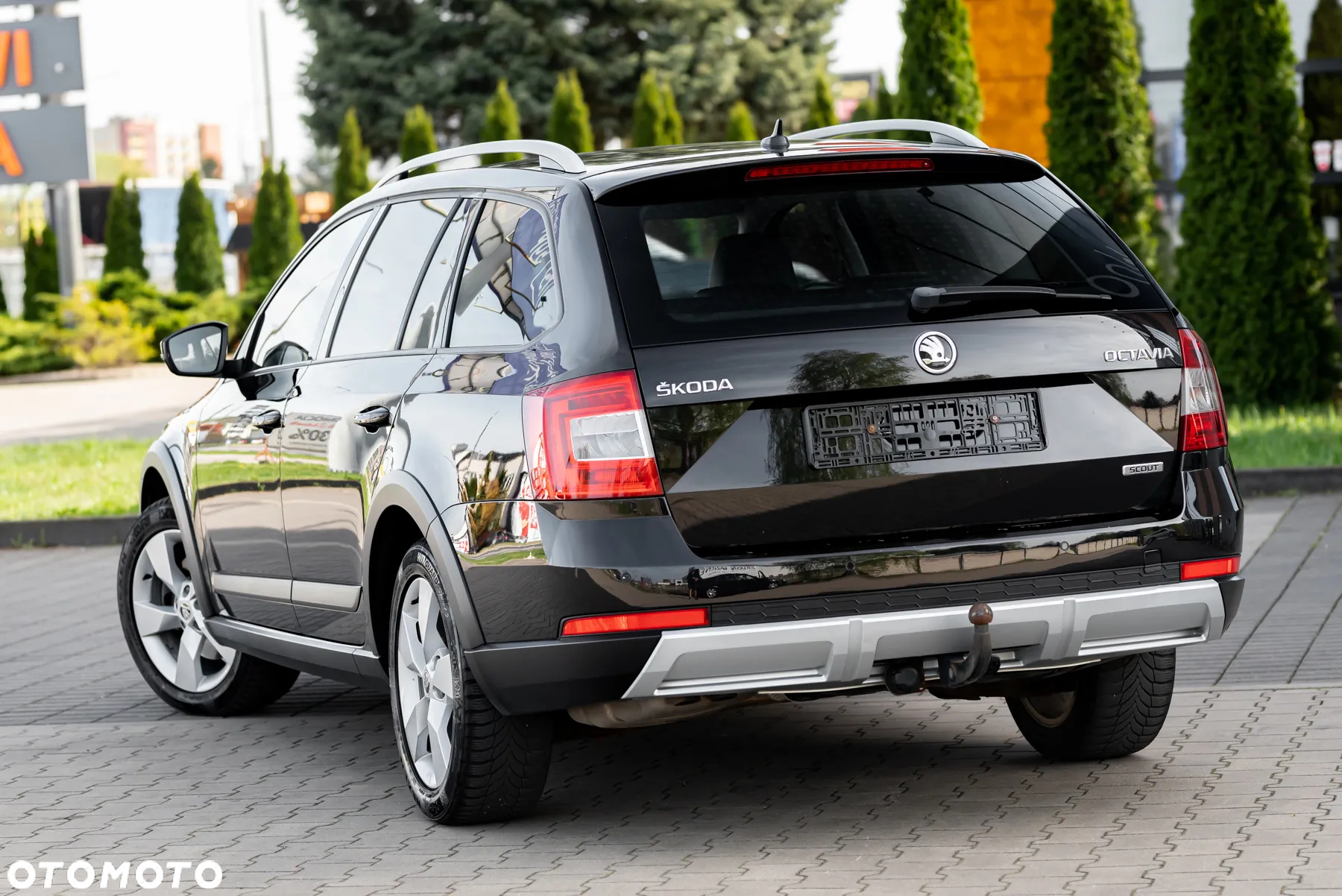 Skoda Octavia Combi 2.0 TDI 4x4 DSG Scout - 8