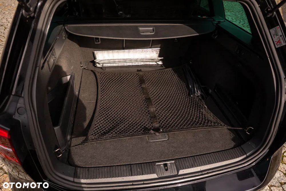 Volkswagen Passat Variant 2.0 TDI SCR DSG Highline - 21