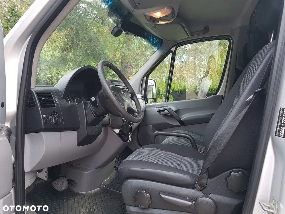 Mercedes-Benz Sprinter - 14