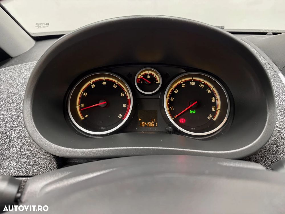 Opel Corsa 1.4 16V Innovation - 24