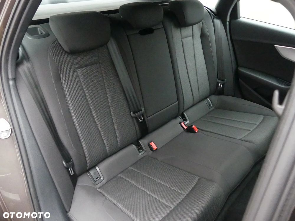 Audi A4 Avant 2.0 TDI - 11